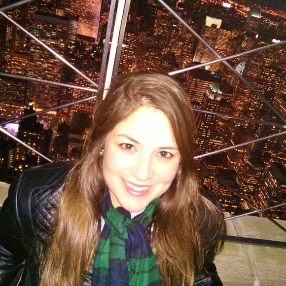 Meet your Posher, Briana - Picture 1 of 1